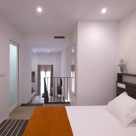 Maier Apartment *